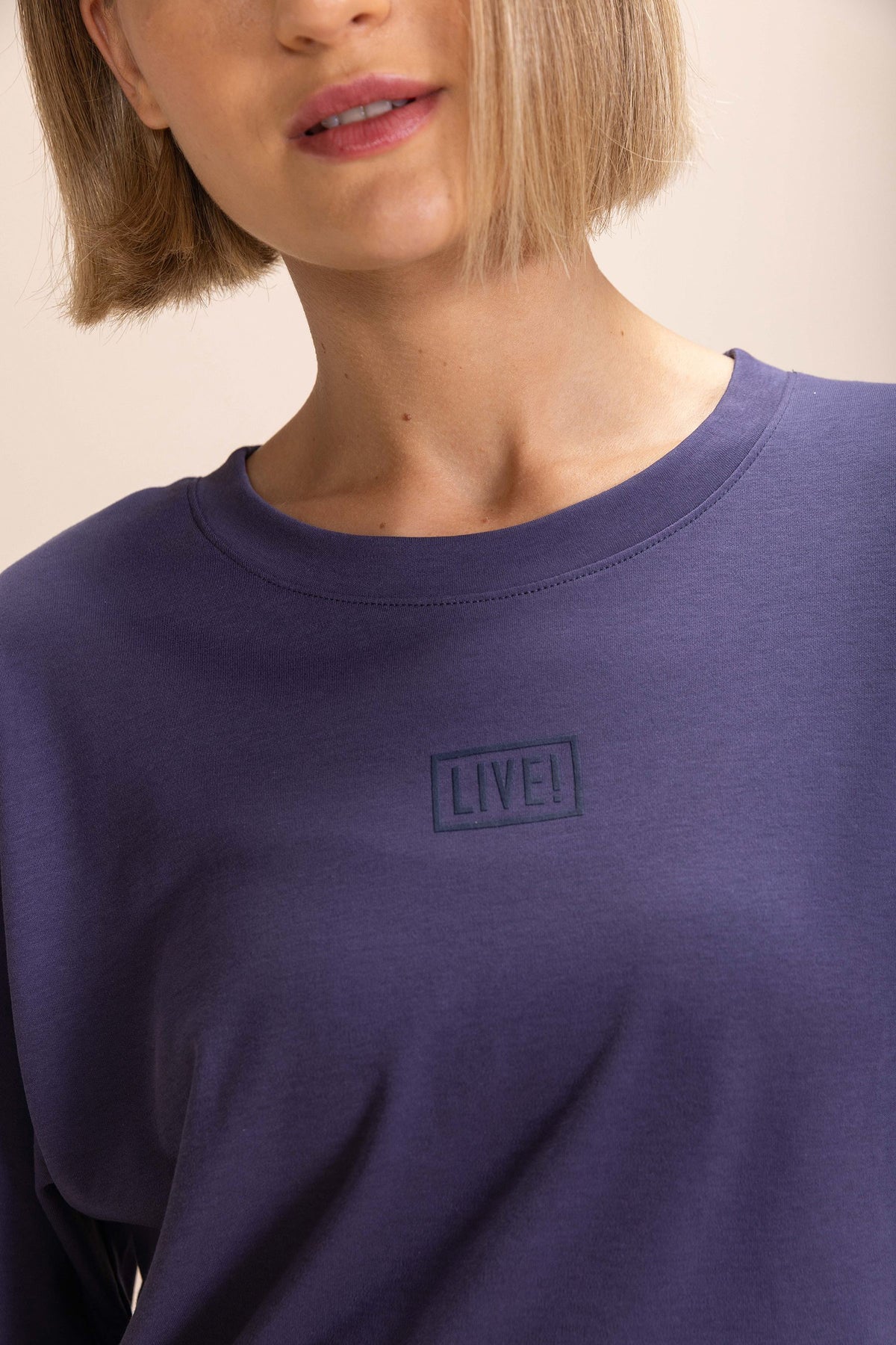 Crop T-shirt LIVE! Turn